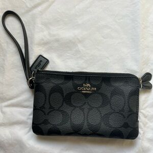 COACH Double Corner Zip Wristlet In Signature Canvas Black! 💯 Authentic!